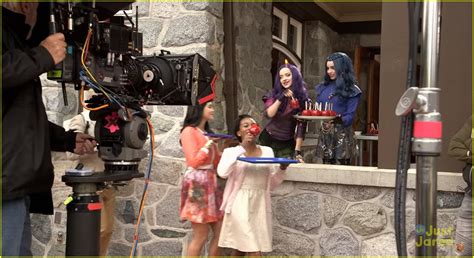 Full Sized Photo of anna cathcart d2 bts special caps 41 | 'Descendants ...