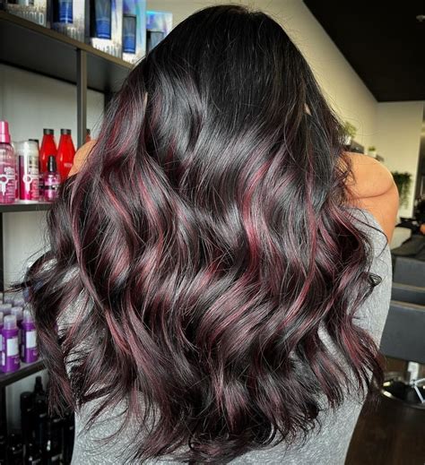 Black hair with red highlights - tourjulu