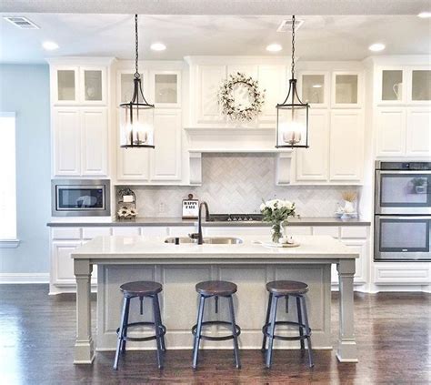 How to Recreate This Clean White Kitchen