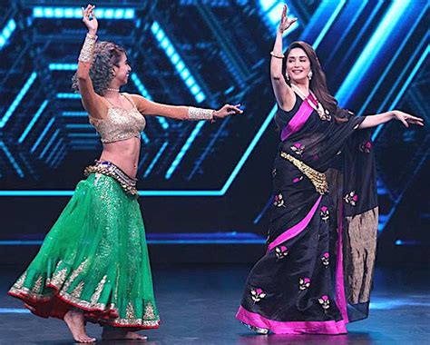 Madhuri Dixit performs Belly Dance Moves for ‘Dance Deewane’ | DESIblitz