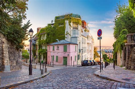 Notre Dame Cathedral in Paris - Picturesque Landmark on the Île de la ...