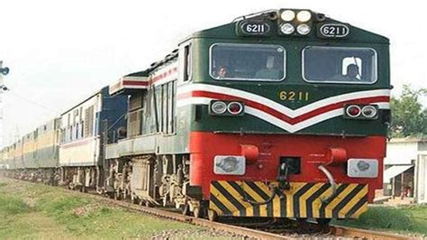 Pakistan Railways in a horrific mess: From driver stopping train for ...