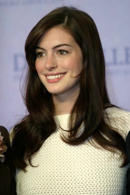 Anne Hathaway - Height, Age, Bio, Weight, Body Measurements, Net Worth