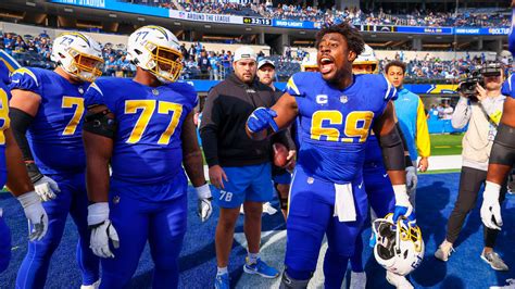 Photos: Titans vs. Chargers Pregame