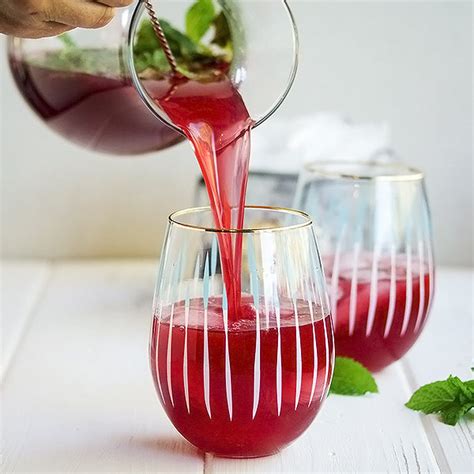 Pink Prosecco Raspberry Mojito to get You Thinking of Summer