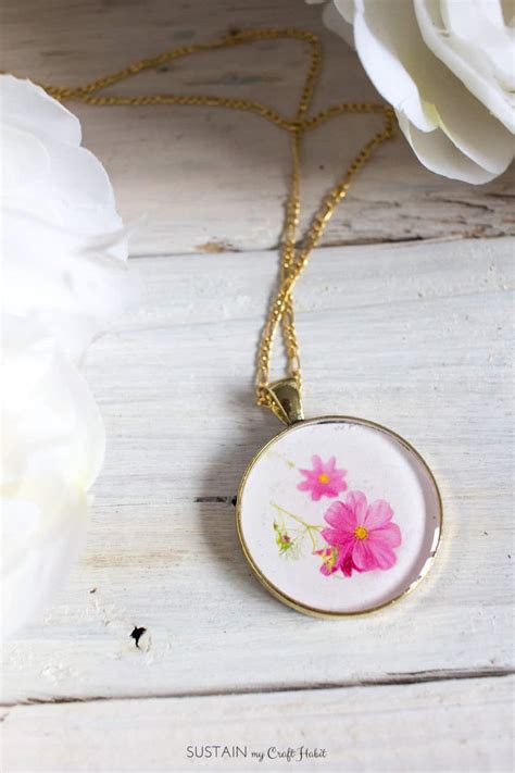 15 DIY Resin Jewelry Projects Worthy of Gifting