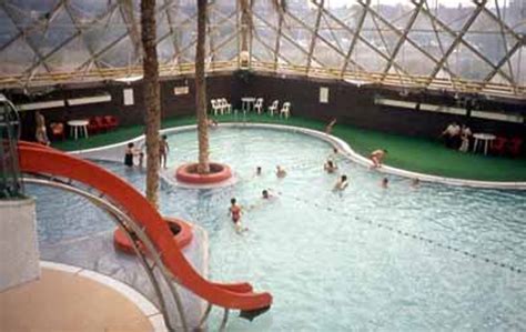 Bletchley Leisure Centre [Swimming Pool]; Unknown; Jul 1984; IMA/CA/1722 | eHive