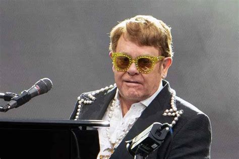 10 Best Elton John Songs of All Time - Singersroom.com