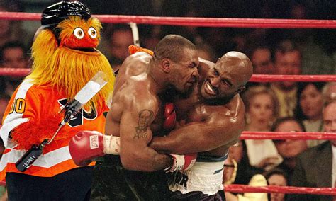 10 iconic sports photos of new Flyers mascot Gritty | For The Win