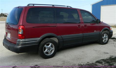 2005 Pontiac Montana van in Stockton, KS | Item AQ9998 sold | Purple Wave