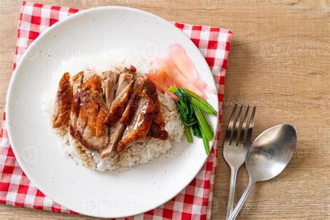 Roasted duck on rice 3108519 Stock Photo at Vecteezy