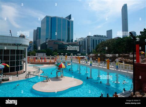 China Hong Kong Kowloon park public swimming pool Stock Photo - Alamy