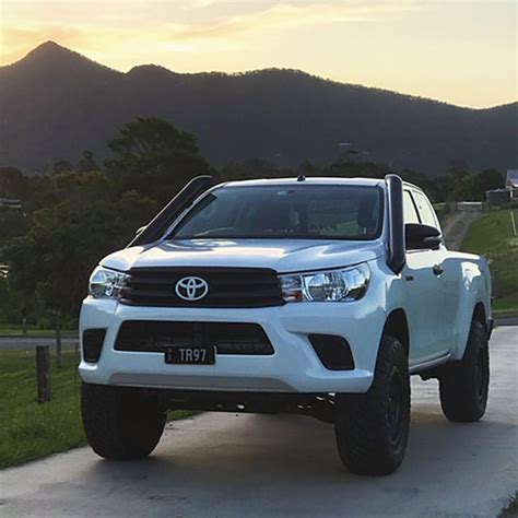 Toyota Hilux N70 Twin Snorkels | Phat Bars