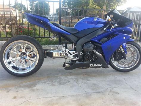 Custom Yamaha R1 for sale on 2040-motos