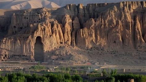 Bamiyan Valley, Afghanistan. Where giant buddha statues used to stand. : r/MostBeautiful