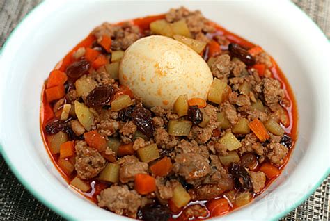 Pork Giniling (Ground Pork in Tomato Sauce) - The Peach Kitchen