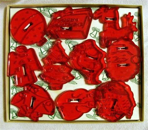 Dave's Cupboard: Vintage Sunday: Christmas Cookie Cutters