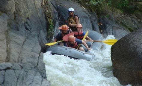 Whitewater Rafting: 12 Tips to Raft Safely and Like a Pro