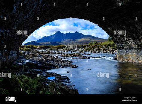 Black cuillin mountains, hi-res stock photography and images - Alamy