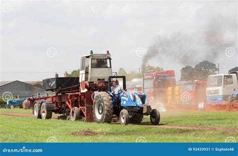 Tractor Pulling Competition Editorial Photo - Image of tractor, agricultural: 93433931