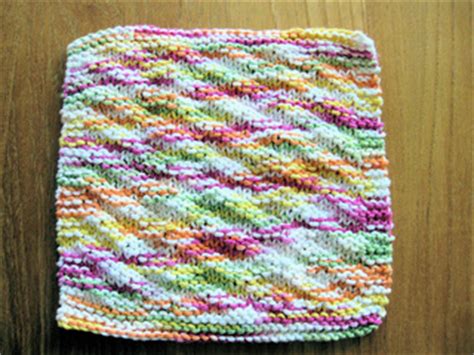 Ravelry: Sue's Easy Knit Dishcloth pattern by Sue Norrad