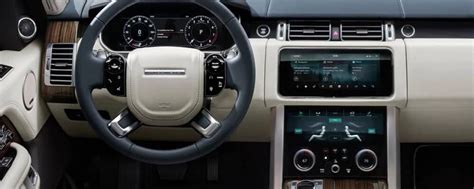 Explore the 2019 Land Rover Range Rover Interior | Victory Mitsubishi