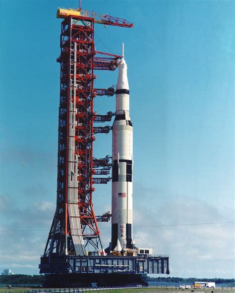 ROLLOUT OF THE APOLLO 11 SATURN V ROCKET - 8X10 NASA PHOTO (ZZ-149)