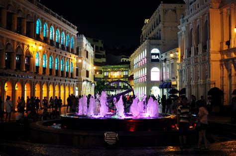 Senado Square at Night | Azchael | Flickr