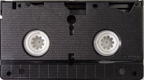 Intro – Inside the VHS Cassette & VCR | Gough's Tech Zone