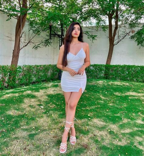 Munawar Faruqui’s Girlfriend Nazila Sizzles In Super Hot White Outfit