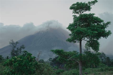 Mayon Volcano · Free Stock Photo