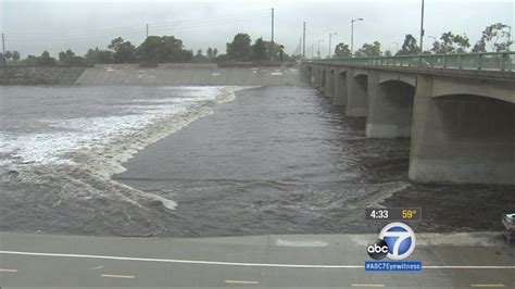 Rain floods Southern California roads | KABC7 Photos and Slideshows | abc7.com