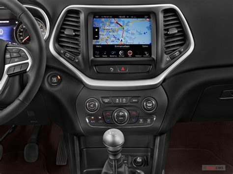 2018 Jeep Cherokee: 196 Interior Photos | U.S. News