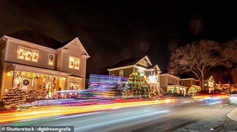 Inside Christmas Town In North Carolina, Complete With 500,000 Lights ...