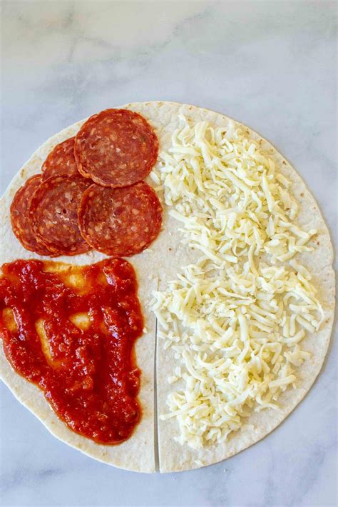 Easy Pizza Tortilla Wrap | Get On My Plate | Delicious, Easy Recipes