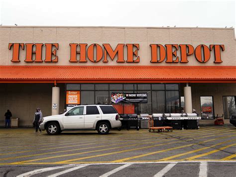 Home Depot workers in Philadelphia vote on whether to unionize : NPR