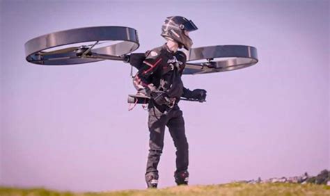 CopterPack: Electric backpack personal helicopter makes first manned flight. – De Militaire ...