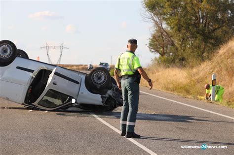 Dos heridos por un violento accidente en la carretera de Béjar a la altura de Arapiles