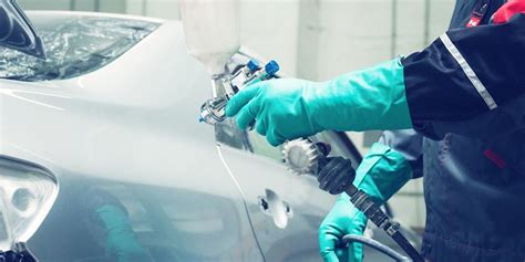 7 Signs Your Vehicle Needs Auto Body Painting Services