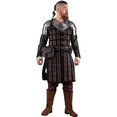 Arriba 35+ imagen fantasy adventurer outfit - Abzlocal.mx