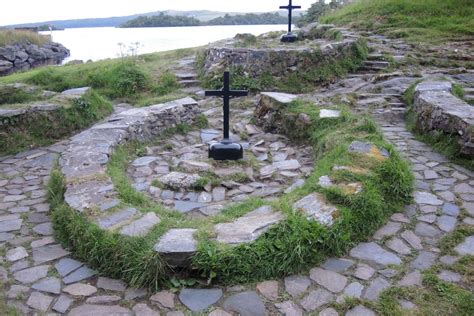 Barefoot pilgrims hold 24-hour vigil, three-day fast at Lough Derg, Ireland | Catholics & Cultures