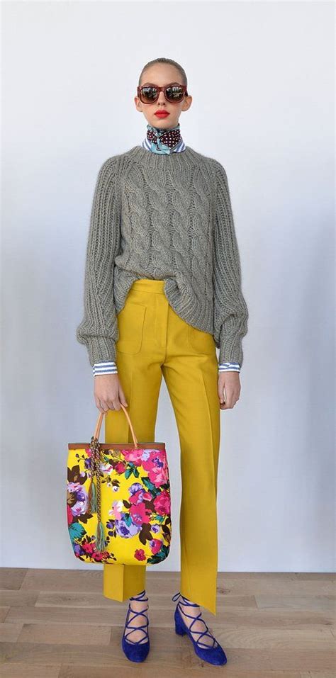 Master the Uncoordinated Set: a Mismatched Blazer and Pants in Similar ...