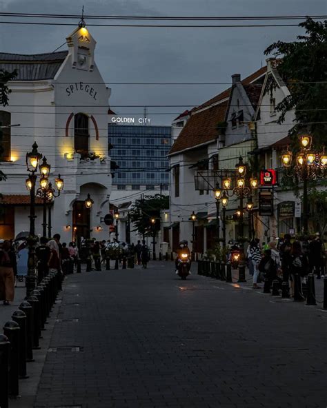 Wisata Kota Lama Semarang Tempo Dulu yang Kekinian