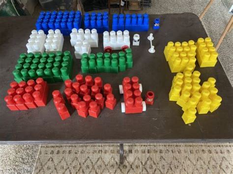 Vintage 1984 MEGA BLOKS RITVIK BLOCKS LOT Mega Blocks 98 PC Lot 3 People 2 Car | eBay