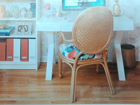 Gold spray painted wicker chair | Painted wicker chair, Spray paint wicker, Painted wicker