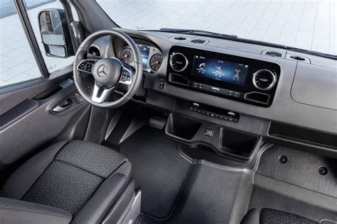 Mercedes-Benz Sprinter 2019: fotos e detalhes iniciais