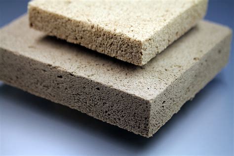 Effective thermal insulation with wood foam