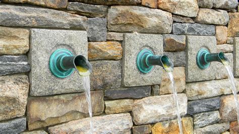 Oona fountain spout · Waterbearing