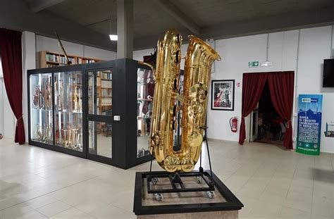 How to Find the Best Subcontrabass Saxophone - Brass 'n Wind