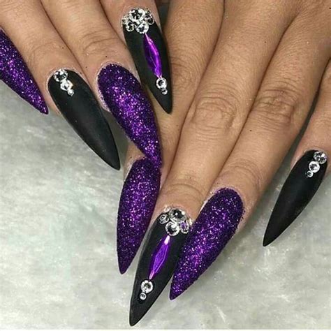 Pin by Dome Fabian Guzman on uñas | Witchy nails, Purple acrylic nails, Goth nails